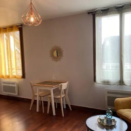 Chez Karine 7 *